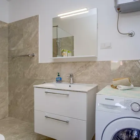 Filip Apartment *